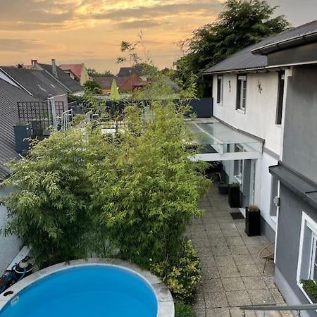 Outlet Center House, Pool-Jacuzzi-Garden-Sundeck Villa Parndorf Ngoại thất bức ảnh