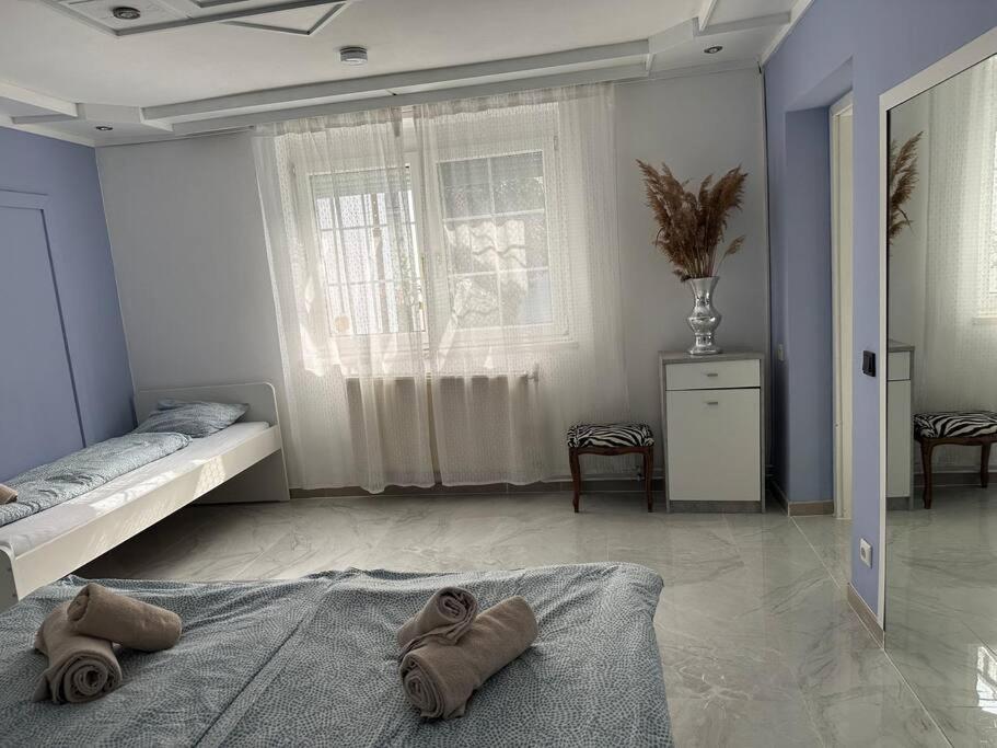Outlet Center House, Pool-Jacuzzi-Garden-Sundeck Villa Parndorf Ngoại thất bức ảnh