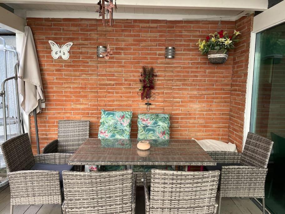 Outlet Center House, Pool-Jacuzzi-Garden-Sundeck Villa Parndorf Ngoại thất bức ảnh
