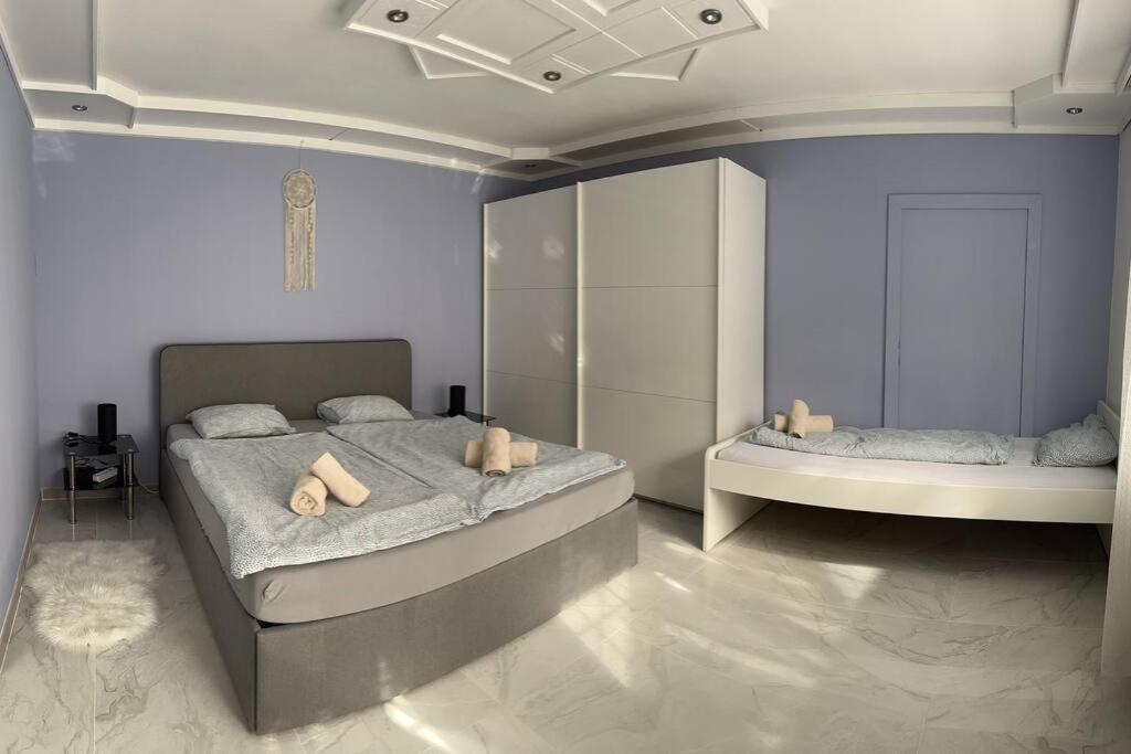 Outlet Center House, Pool-Jacuzzi-Garden-Sundeck Villa Parndorf Ngoại thất bức ảnh