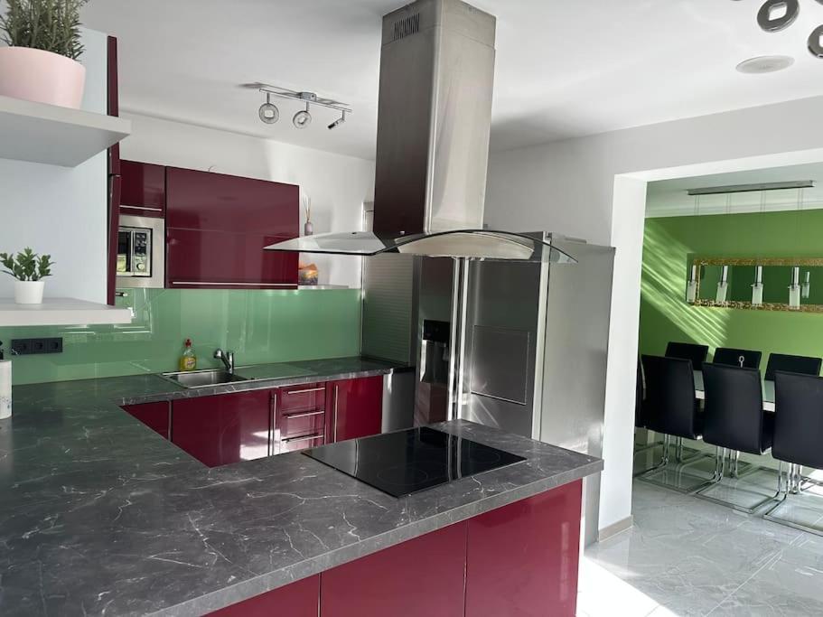 Outlet Center House, Pool-Jacuzzi-Garden-Sundeck Villa Parndorf Ngoại thất bức ảnh